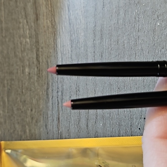 Too faced and more set - Picture 8 of 10